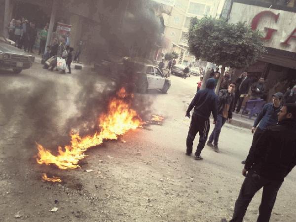 “حركة ١٨” بالغربية تقطع الطريق احتجاجا على اعتقال أعضائها