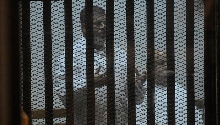 مرسي في محاكمة وادي النطرون: “الشعب لازم يعرف الحقيقة”