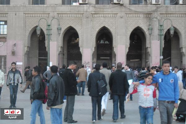 تلاميذ يرشقون قوات الأمن بالحجارة..ومجمع التحرير يعود للعمل من جديد