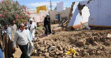 500 ألف جنيه لإعادة بناء 64 منزلاً بـ”فارس” في أسوان