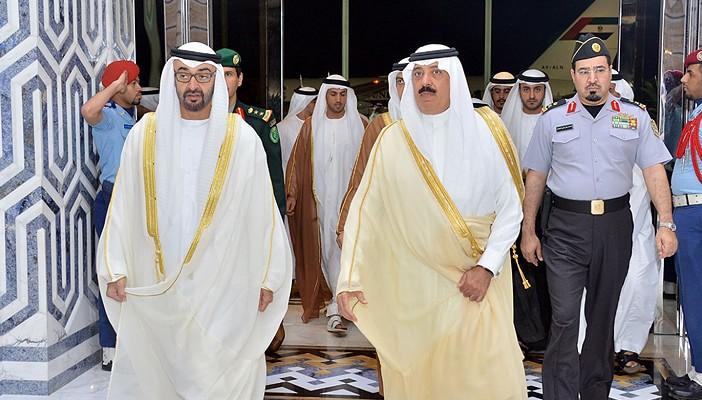 ولي عهد أبوظبي يصل إلى السعودية مع وفدٍ رفيع المستوى