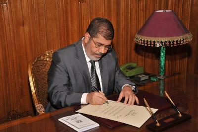 والد أحد الضباط المختطفين بسيناء:الرئيس أقسم بعودة أبناءنا