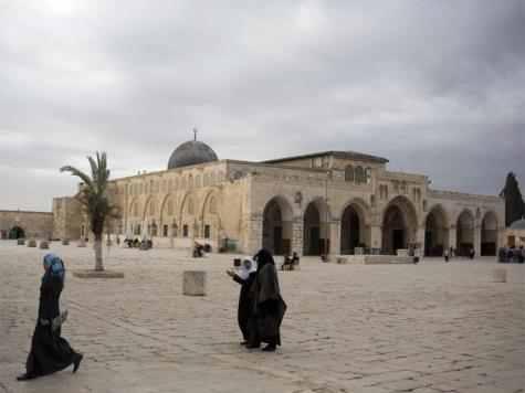 محمود هباش محذرا : لا سيادة على المسجد الأقصى