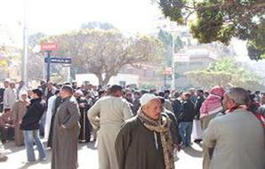 وقفة احتجاجية للعاملين بمديرية الشئون الصحية بالمنوفية