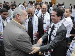 صورة للمسلماني وبكري مع قيادات حماس تشعل الفيس بوك