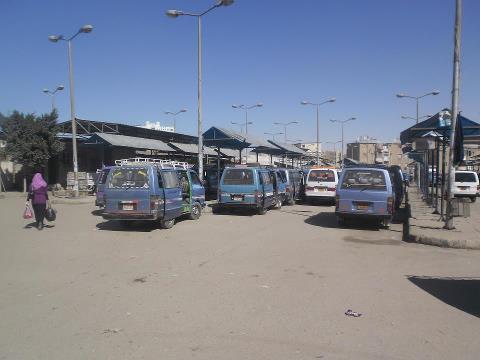 انتظام  المرور بالسويس عقب عودة سائقي الميكروباص لعملهم