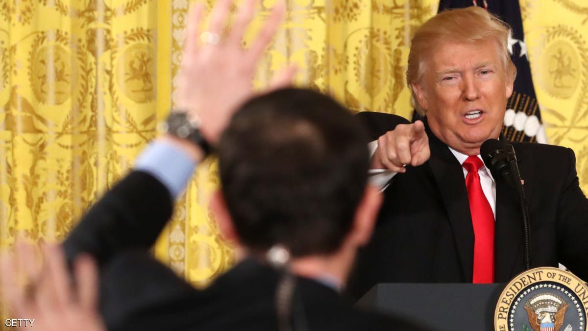 عبر تويتر.. ترامب يشن هجوما حاد على وسائل إعلام أميريكية شهيرة بالاسم