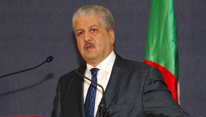 مصدر رسمي: الرئاسة الجزائرية تنفي استقالة الحكومة بعد تعديل الدستور