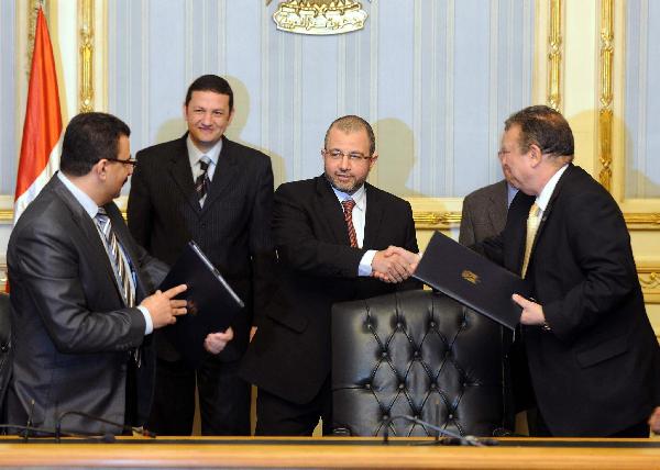 “قنديل” يشهد توقيع بروتوكول بين مركز المعلومات و”حماية المستهلك”