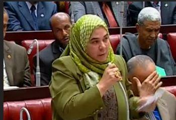 نائبة بالشورى تعلن الاعتصام بمجلس الوزراء لحين علاج مصابي الثورة