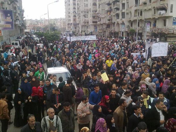 بورسعيد تستأنف حياتها ..ومسيرات تضامنية بالآلاف