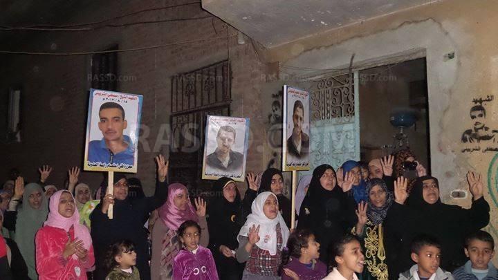 وقفة امام منازل الشهداء بعرب العليقات بالقليوبية