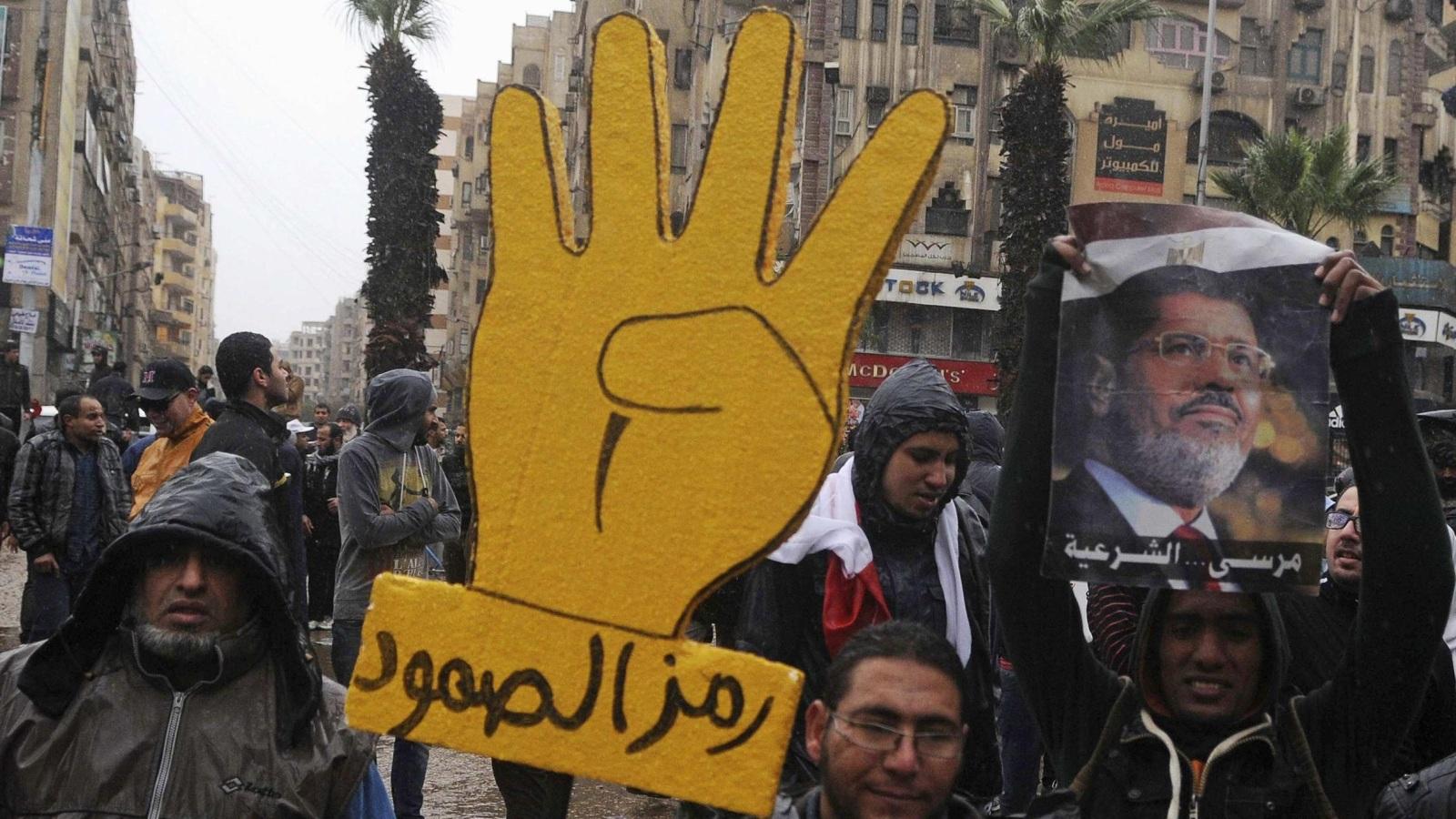 باحث أميركي يحذر “ترامب” من تصنيف “الإخوان” منظمة إرهابية