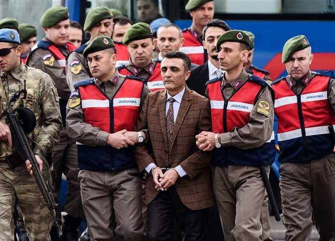 بالفيديو والصور.. تركيا تبدأ محاكمة 47 متهمًا بمحاولة اغتيال أردوغان