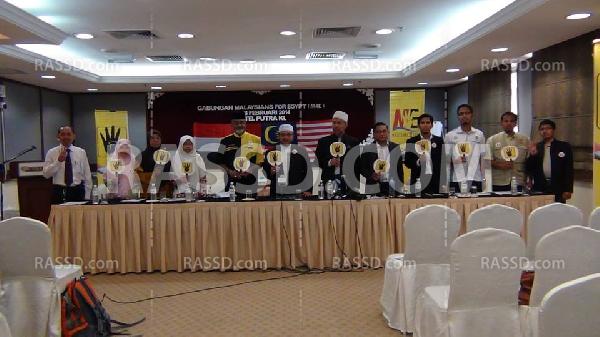 ائتلاف يضم 30 منظمة ماليزية لدعم الشرعية في مصر