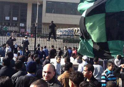 مسيرة لعمال شركة قناة السويس لتداول الحاويات ببورسعيد