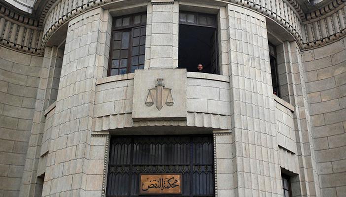 النقض تؤيد حبس أمين شرطة عامين بتهمة إرهاب المواطنين