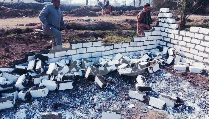 بالصور.. قرارات الإزالة تطبق على “غلابة” أسيوط دون علية القوم