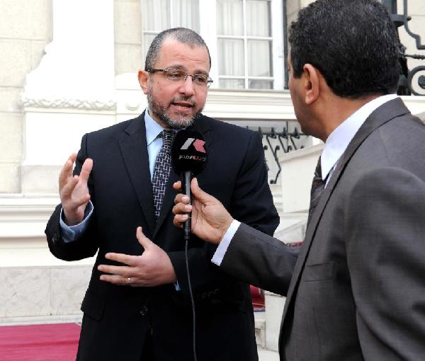 “قنديل” : وقوع ضحايا في بورسعيد أمر محزن وفرض الطوارئ لم يكن عقابا