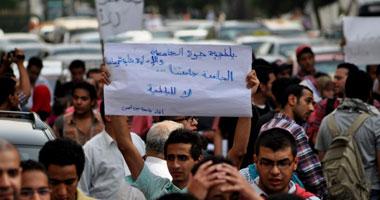 صيدلة المنصورة تحذر إدارة الجامعة :لا تعاندوا إرادة الطلاب