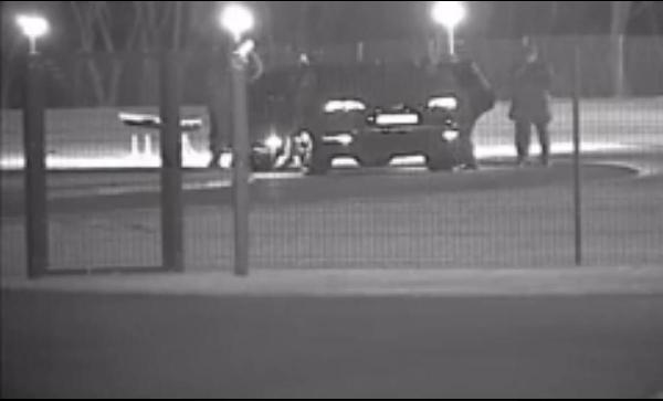 بالفيديو..لحظة هروب رئيس “أوكرانيا” بعد اقتحام قصره