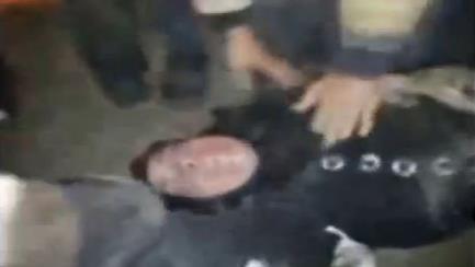 فيديو..سيارة تدهس متظاهرين ضد الانقلاب بالجيزة