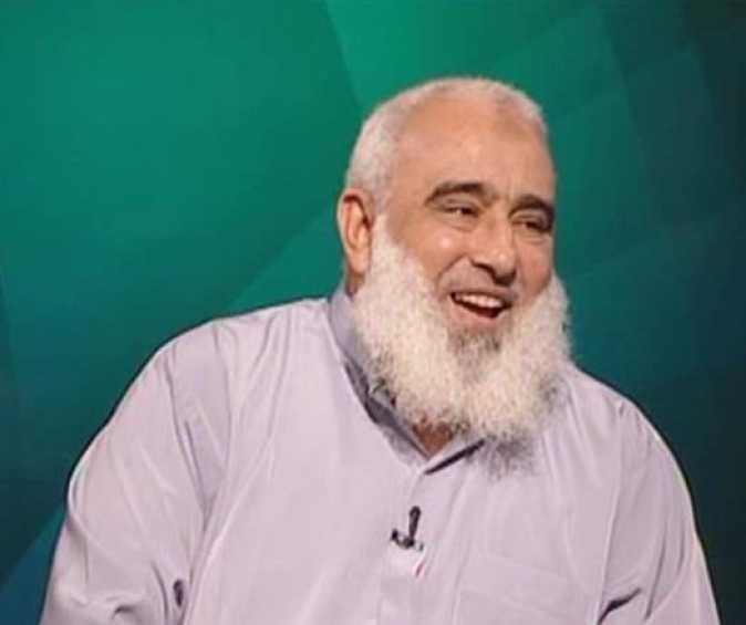 أنصار “أبو إسلام”  يحتشدون أمام “القضاء”  احتجاجا علي قرار حبسه