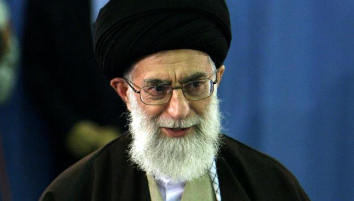 “خامنئي” يصف قتال الإيرانيين في سوريا بـ”الحرب على الكفر”