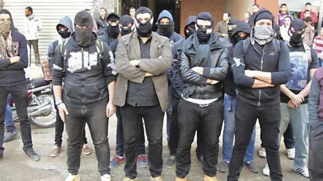 بلاغ يتهم بعض قيادات الكنائس الأرثوذكسية بتدريب “البلاك بلوك”