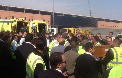 بالأسماء..وصول القتلى السبعة من ليبيا إلى مطار القاهرة