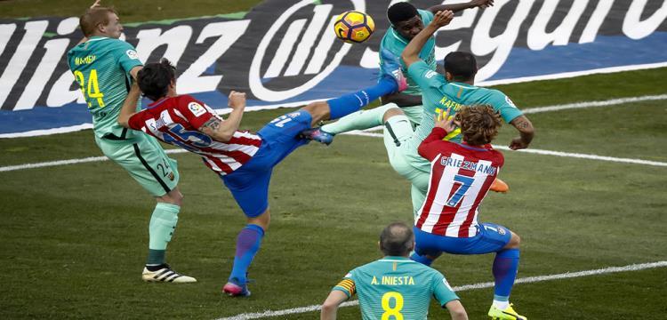 ميسي “المنقذ” يقود برشلونة إلى صدارة الليجا مؤقتًا بالفوز على أتليتكو