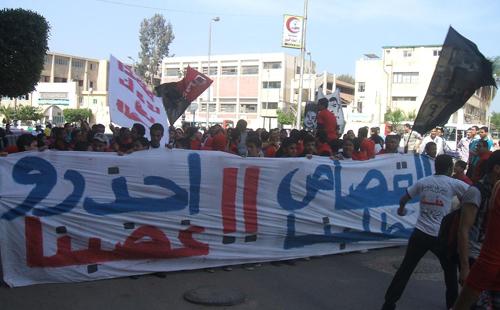 ألتراس أهلاوي يشتبك مع مظاهرة مؤيدة لبورسعيد