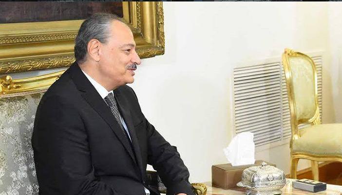 النائب العام يأمر بالتحقيق في اتهام عكاشة بتزوير أوراق ترشحه للبرلمان