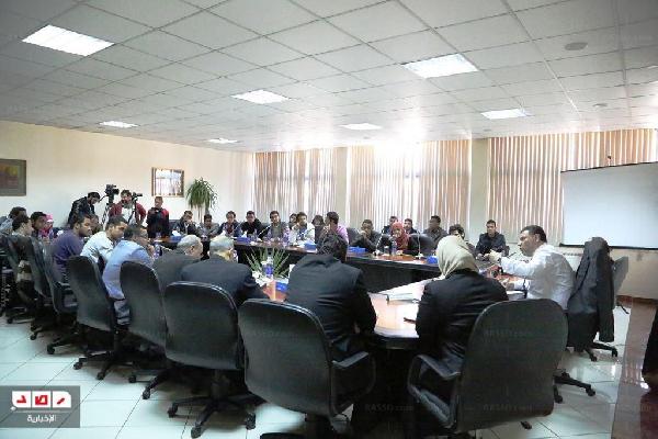 خط ساخن بين الشباب ووزيرهم