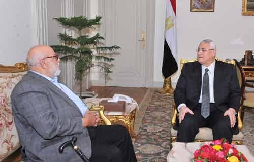 “منصور” يلتقي “الهلباوي” بقصر الرئاسة