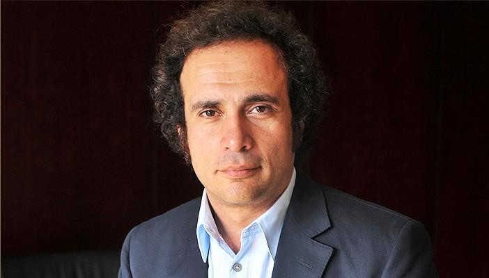 “حمزاوي” يعلن تضامنه مع معتقلي العقرب في إضرابهم