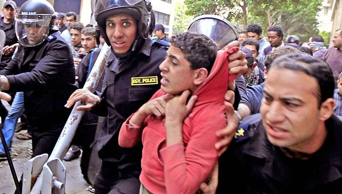 قوات الأمن تختطف طالبين في طهطا أثناء عودتهما من المدرسة