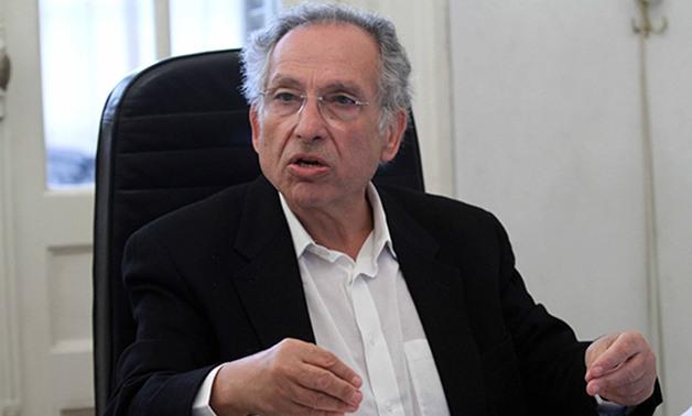 ممدوح حمزة  لـ”رصد”: تفرق الثوار مكن مبارك من البراءة