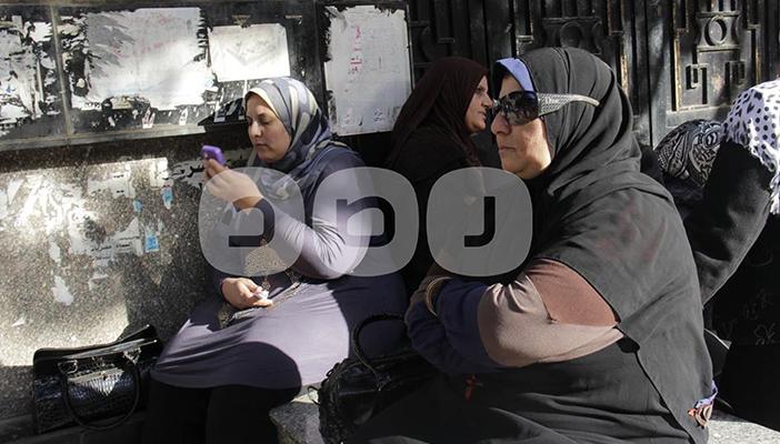 بالصور.. أمن وزير التعليم العالي يعتدي على أهالي طلاب جامعة المستقبل