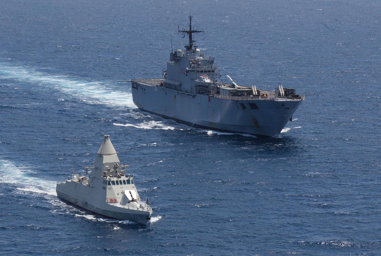 إيران تحتجز زورقين تابعين للإمارات قرب جزيرة كيش بالخليج العربي