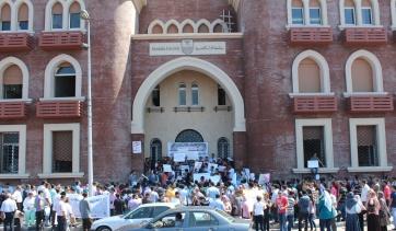 تظاهر الموظفين بجامعة الإسكندرية للمطالبة بالأدنى للأجور