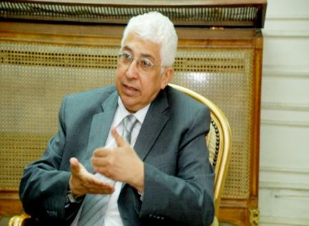 توزيع 100 قطعة على شباب الخريجين بأسيوط