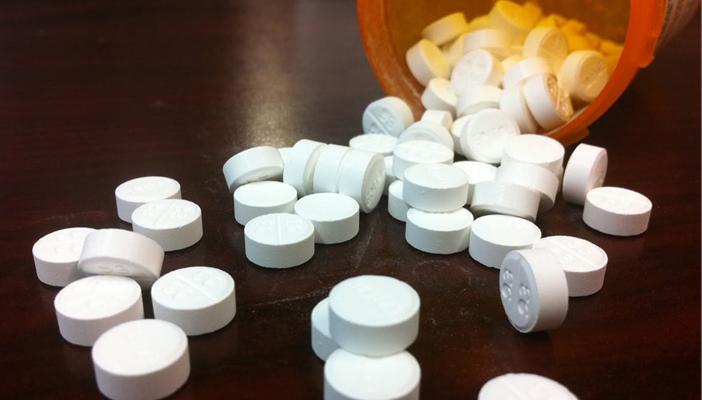 “الكبتاجون”.. مخدر ممنوع دوليًا يتعاطاه مقاتلون بسوريا والمعارضة تحظره