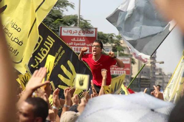 عضو بطلاب الأزهر ضد الانقلاب : التأجيل لن يفيدهم وراجعين