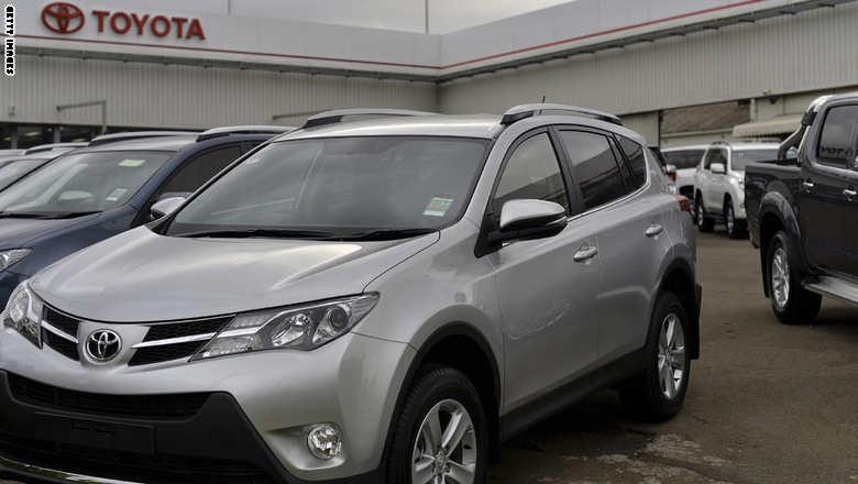 “تويوتا” تستدعي 2.1 مليون سيارة لخلل فني