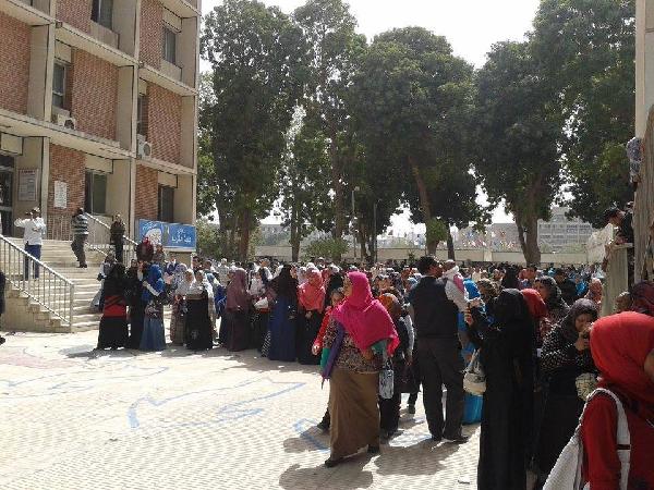 وقفة للتنديد بالحرس الجامعي لطلاب جامعة أسيوط