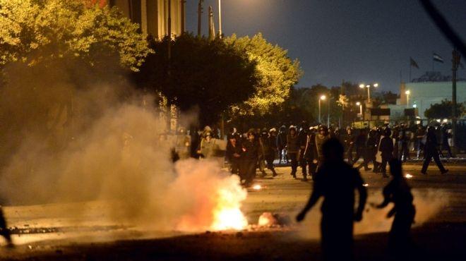 متظاهرو بورسعيد يقتحمون “الأمن الوطني”  ويشعلون النيران به