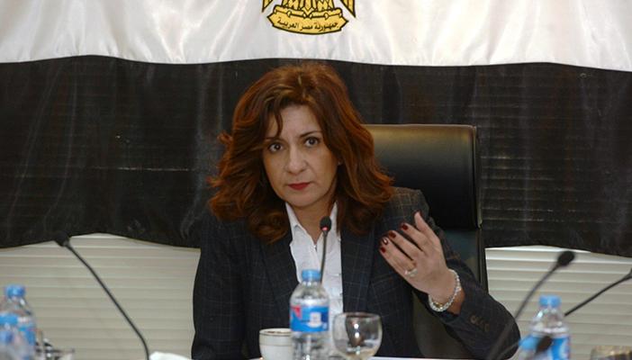 وزيرة الهجرة: وضع قيود على دخول سيارات المصريين بالخارج