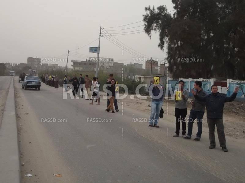 سلسلة بشرية مناهضة للانقلاب بـ”كفر الدوار” البحيرة