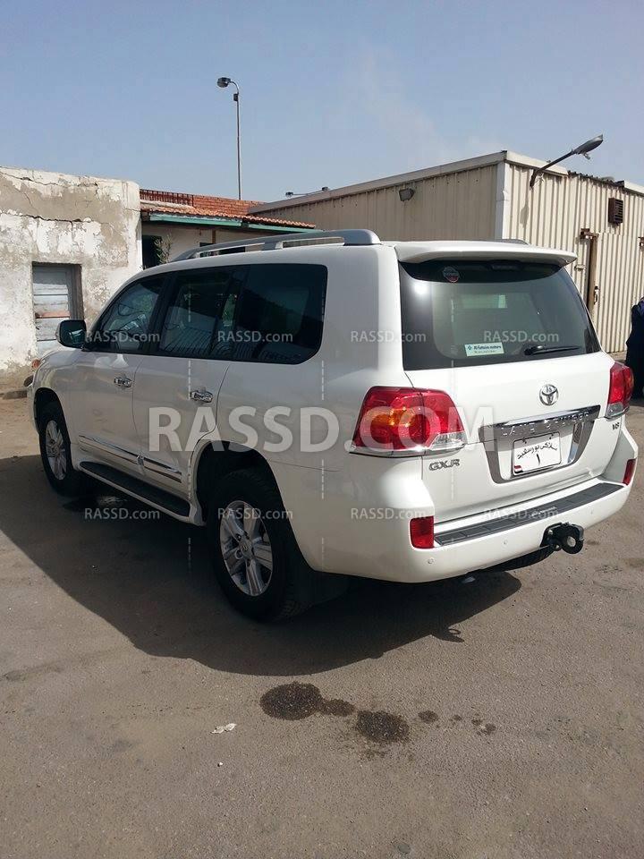 الجيش يهدي محافظ بورسعيد سيارة فخمة في ظل معاناة الشعب